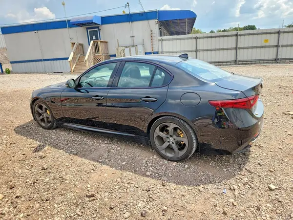 ZARFAEBN7H7539236 — 2017 Alfa Romeo Giulia, фото 2 с аукциона Copart 06.10.2026, Мелкие вмятины и царапины