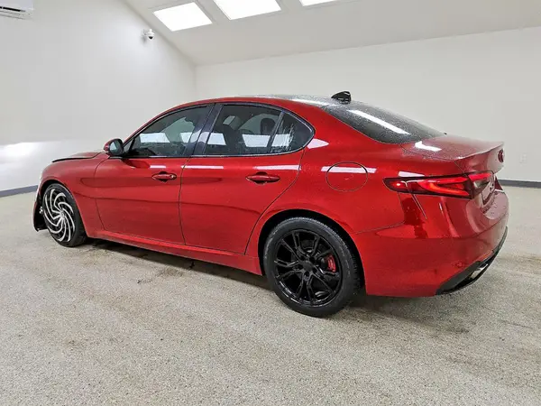 ZARFAEEN5H7532717 — 2017 Alfa Romeo Giulia, фото 2 с аукциона Copart 08.10.2026, Передняя часть