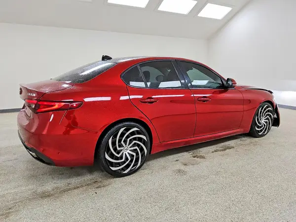 ZARFAEEN5H7532717 — 2017 Alfa Romeo Giulia, фото 3 с аукциона Copart 08.10.2026, Передняя часть