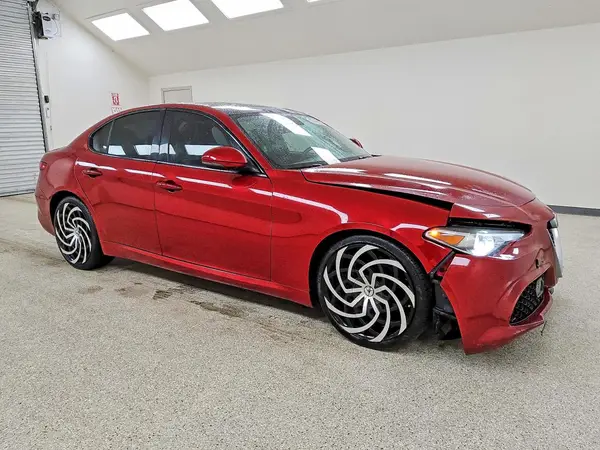 ZARFAEEN5H7532717 — 2017 Alfa Romeo Giulia, фото 4 с аукциона Copart 08.10.2026, Передняя часть