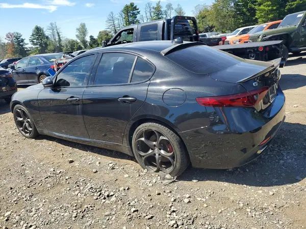 ZARFAECN8J7566787 — 2018 Alfa Romeo Giulia, фото 2 с аукциона Copart, Передняя часть
