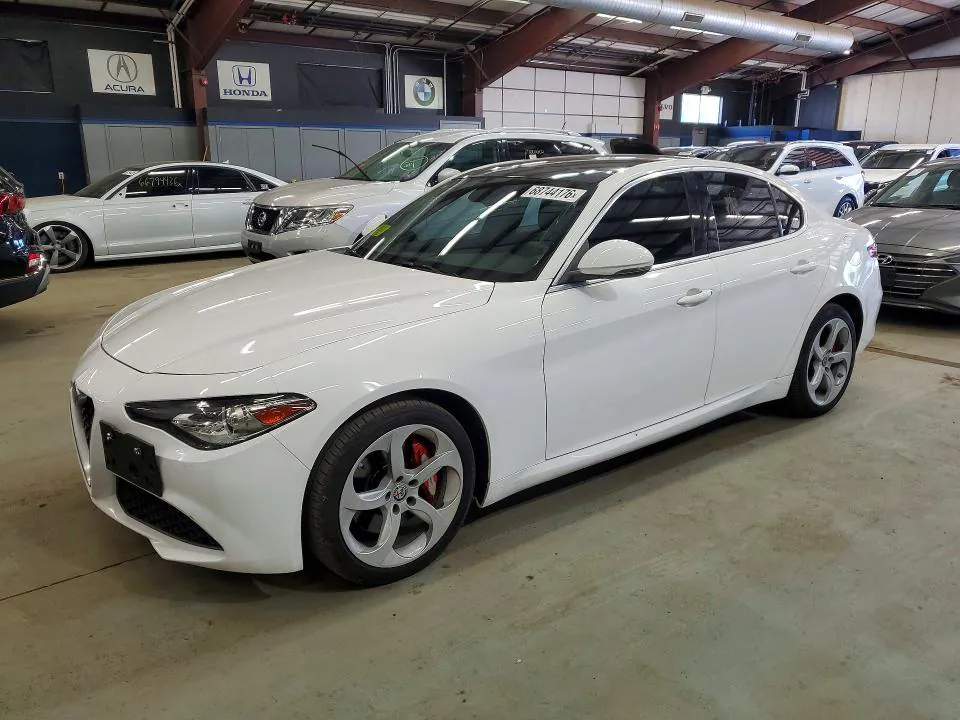 2018 Alfa Romeo Giulia VIN ZARFAEDN6J7597664 фото 1