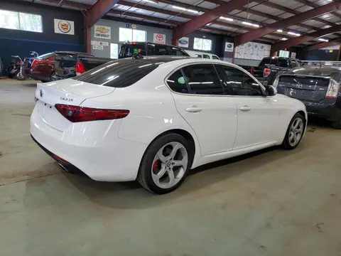 2018 Alfa Romeo Giulia VIN ZARFAEDN6J7597664 фото 3