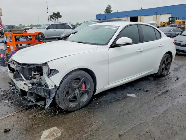 ZARFAEDN4J7589045 — 2018 Alfa Romeo Giulia, Передняя часть (Front End), фото до ремонта