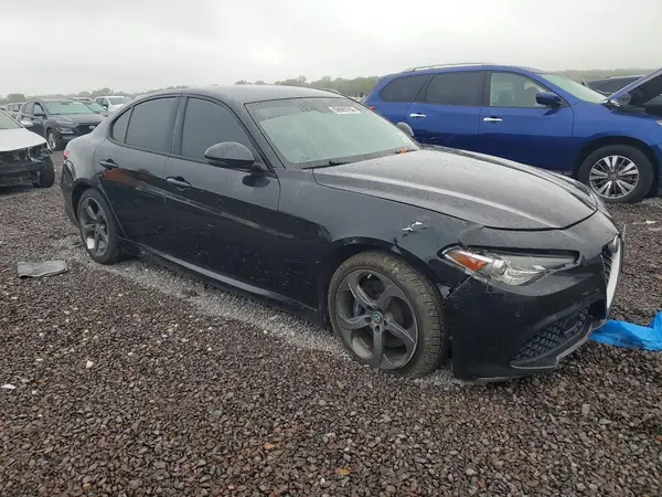 ZARFAEDN3J7564511 — 2018 Alfa Romeo Giulia, фото 4 с аукциона Copart 13.10.2026, Передняя часть