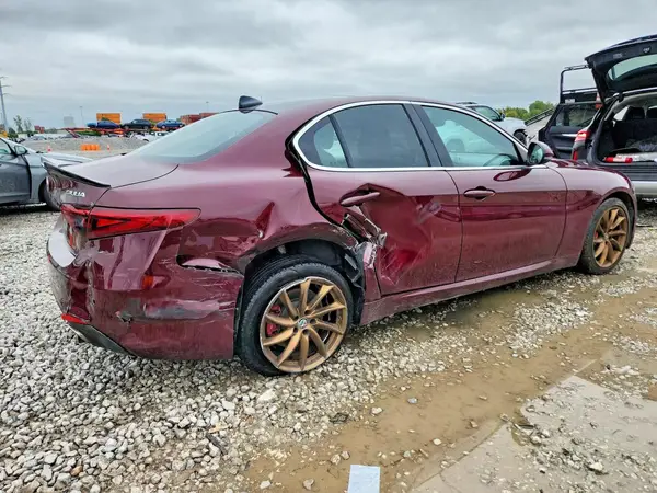 ZARFAEDN3J7565464 — 2018 Alfa Romeo Giulia, фото 3 с аукциона Copart, Задняя часть