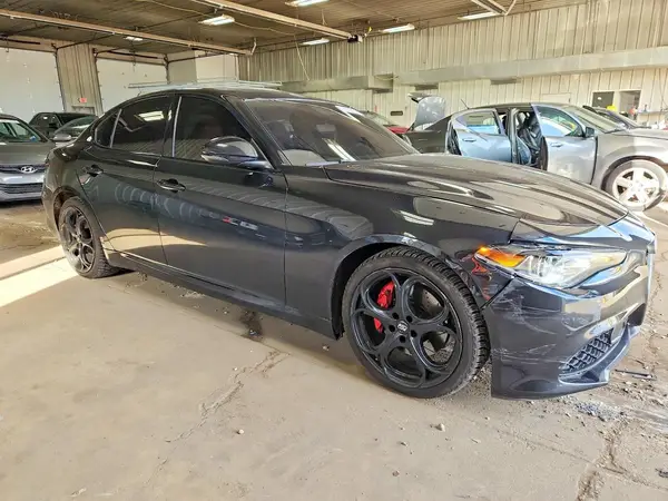 ZARFAECN0J7580201 — 2018 Alfa Romeo Giulia, фото 4 с аукциона Copart 05.10.2026, Передняя часть