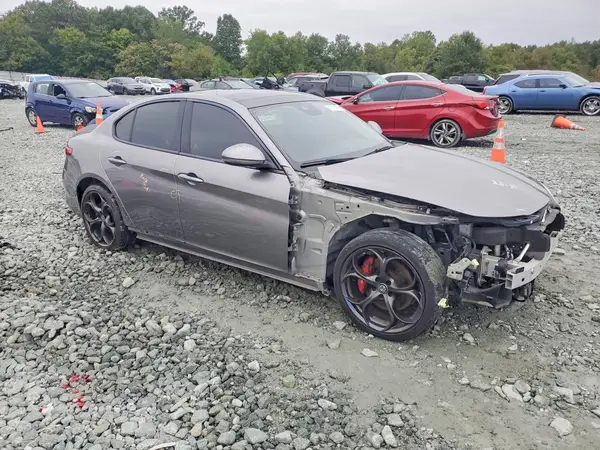 ZARFAMBN7K7601204 — 2019 Alfa Romeo Giulia, фото 4 с аукциона Copart, Передняя часть
