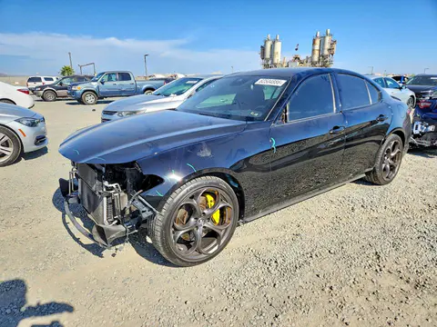 2020 Alfa Romeo Giulia VIN ZARFAMBN1L7638265 фото 1