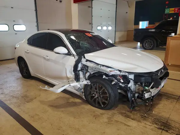 ZARFANANXL7631791 — 2020 Alfa Romeo Giulia, фото 4 с аукциона Copart, Передняя часть