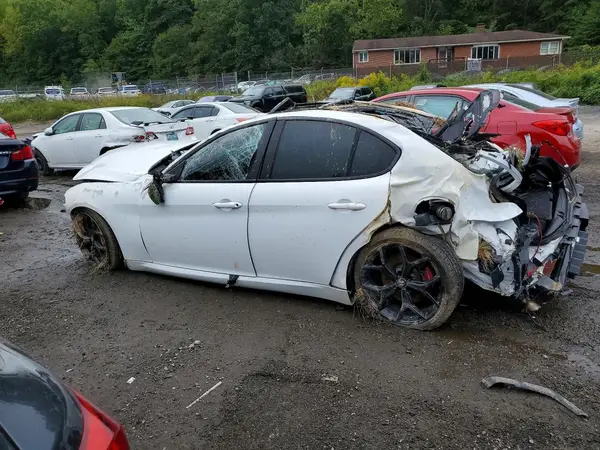 ZARFANBN4L7634765 — 2020 Alfa Romeo Giulia, фото 2 с аукциона Copart, Опрокидывание