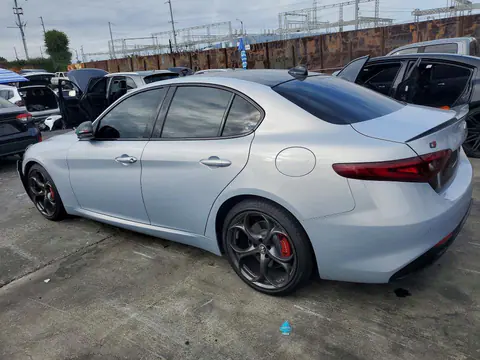 2021 Alfa Romeo Giulia VIN ZARFAMBN6M7647268 фото 2