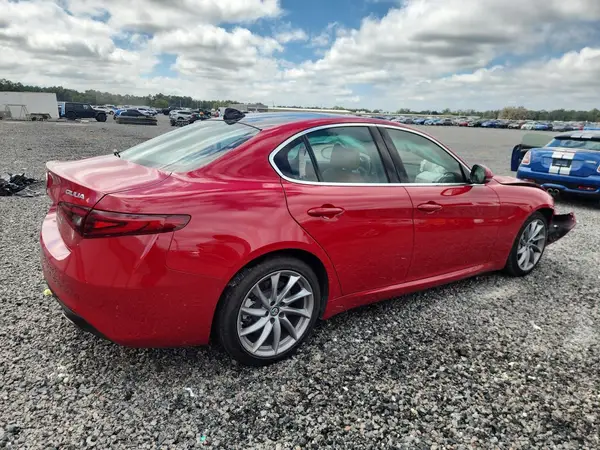 ZARFAMAN7M7648852 — 2021 Alfa Romeo Giulia, фото 3 с аукциона Copart, Передняя часть