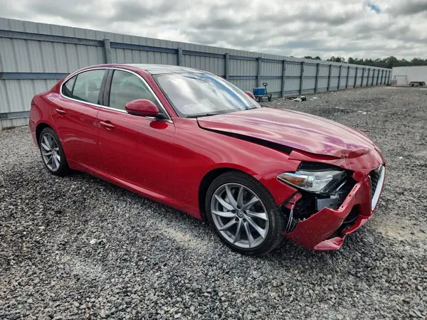 ZARFAMAN7M7648852 — 2021 Alfa Romeo Giulia, фото 4 с аукциона Copart, Передняя часть