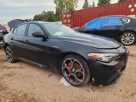 ZARFANBN9N7663259 — 2022 Alfa Romeo Giulia, фото 4 с аукциона Copart 06.10.2026, Передняя часть
