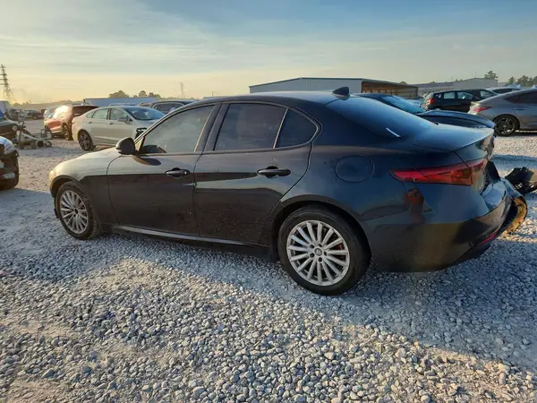 ZARFAMAN7N7655480 — 2022 Alfa Romeo Giulia, фото 2 с аукциона Copart, Передняя часть