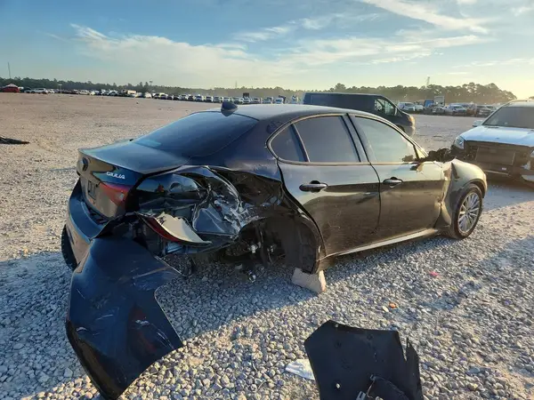 ZARFAMAN7N7655480 — 2022 Alfa Romeo Giulia, фото 3 с аукциона Copart, Передняя часть