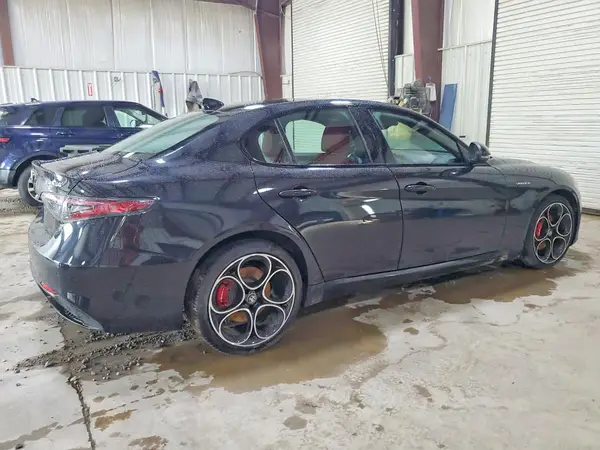 ZARFANBN8R7679605 — 2024 Alfa Romeo Giulia, фото 3 с аукциона Copart, Подтопление