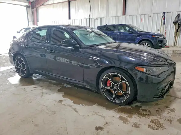 ZARFANBN8R7679605 — 2024 Alfa Romeo Giulia, фото 4 с аукциона Copart, Подтопление