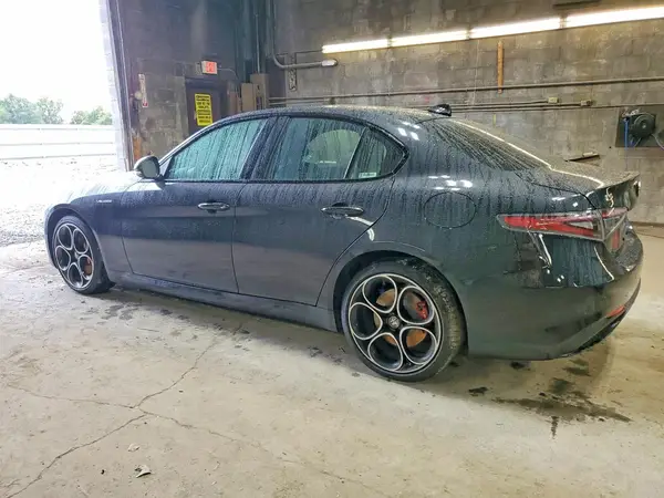 ZARFANBNXR7679556 — 2024 Alfa Romeo Giulia, фото 2 с аукциона Copart 05.10.2026, Подтопление