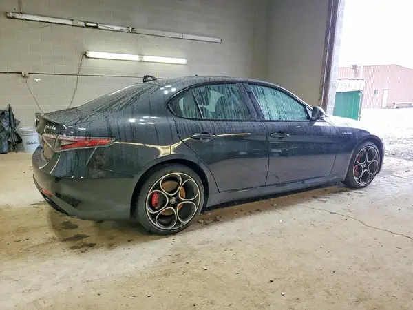 ZARFANBNXR7679556 — 2024 Alfa Romeo Giulia, фото 3 с аукциона Copart 05.10.2026, Подтопление