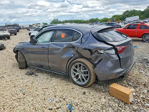 2018 Alfa Romeo Stelvio VIN ZASFAKAN1J7B73748 фото 2