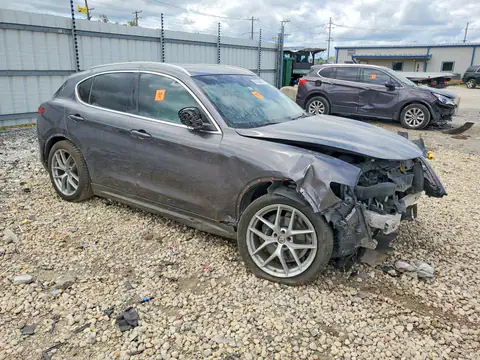 2018 Alfa Romeo Stelvio VIN ZASFAKAN1J7B73748 фото 4