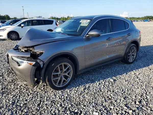 ZASFAKBN0J7B75862 — 2018 Alfa Romeo Stelvio, Передняя часть (Front End), фото до ремонта