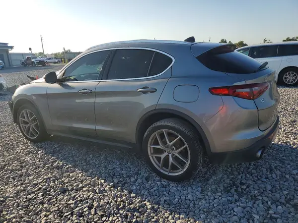 ZASFAKBN0J7B75862 — 2018 Alfa Romeo Stelvio, фото 2 с аукциона Copart, Передняя часть
