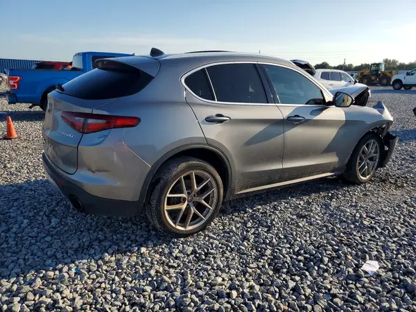 ZASFAKBN0J7B75862 — 2018 Alfa Romeo Stelvio, фото 3 с аукциона Copart, Передняя часть