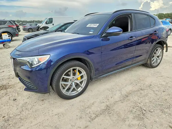 ZASFAKPN0J7B85834 — 2018 Alfa Romeo Stelvio, Задняя часть (Rear End), фото до ремонта