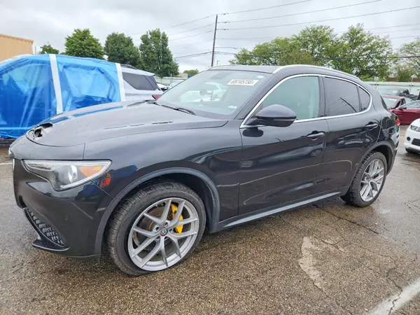 ZASFAKBN8J7C22703 — 2018 Alfa Romeo Stelvio, Передняя часть (Front End), фото до ремонта