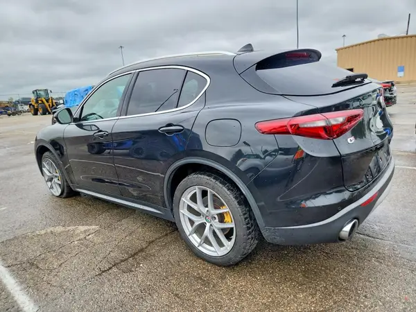 ZASFAKBN8J7C22703 — 2018 Alfa Romeo Stelvio, фото 2 с аукциона Copart 30.09.2026, Передняя часть
