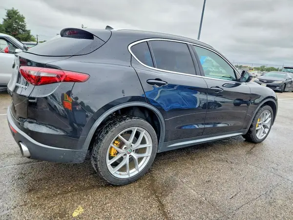 ZASFAKBN8J7C22703 — 2018 Alfa Romeo Stelvio, фото 3 с аукциона Copart 30.09.2026, Передняя часть