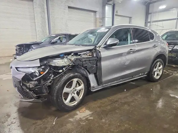 ZASFAKAN8J7B77814 — 2018 Alfa Romeo Stelvio, Передняя часть (Front End), фото до ремонта