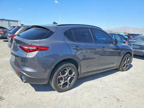 2018 Alfa Romeo Stelvio VIN ZASFAKPN2J7B83051 фото 3