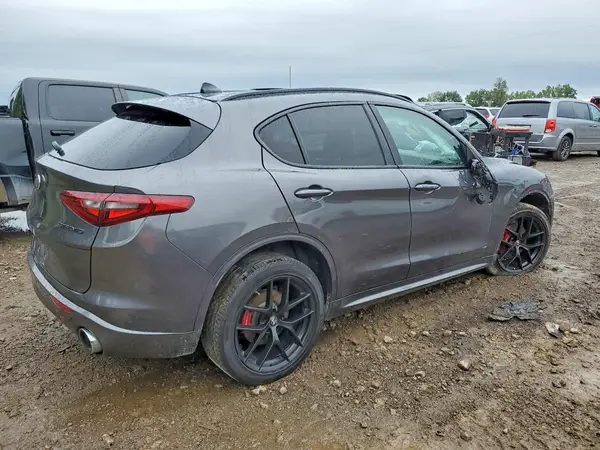 ZASPAKBN6M7D15650 — 2021 Alfa Romeo Stelvio, фото 3 с аукциона Copart, Повреждения со всех сторон