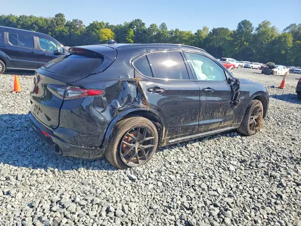 ZASPAKBN2M7D02314 — 2021 Alfa Romeo Stelvio, фото 3 с аукциона Copart, Опрокидывание
