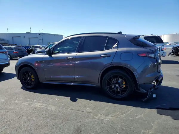 ZASPAKBNXM7D16073 — 2021 Alfa Romeo Stelvio, фото 2 с аукциона Copart, Задняя часть