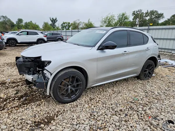 ZASPAKBN4M7D18787 — 2021 Alfa Romeo Stelvio, Задняя часть (Rear End), фото до ремонта