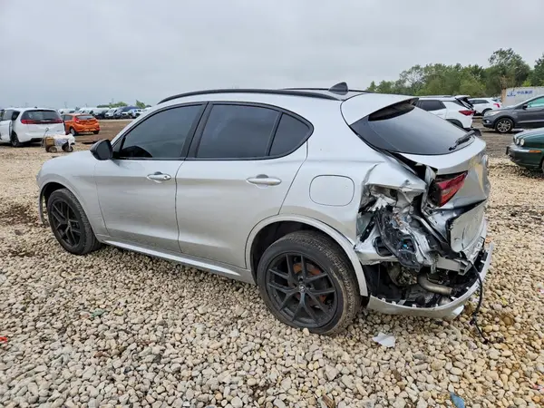 ZASPAKBN4M7D18787 — 2021 Alfa Romeo Stelvio, фото 2 с аукциона Copart, Задняя часть