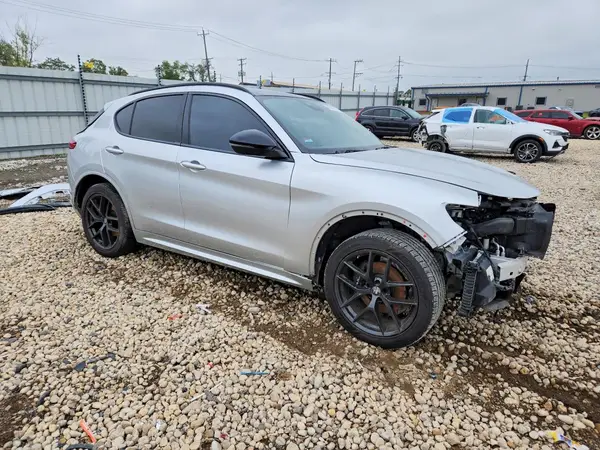 ZASPAKBN4M7D18787 — 2021 Alfa Romeo Stelvio, фото 4 с аукциона Copart, Задняя часть