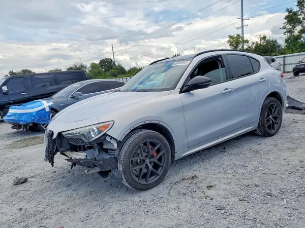 ZASPAKBNXM7D10791 — 2021 Alfa Romeo Stelvio, Передняя часть (Front End), фото до ремонта
