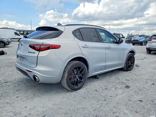 ZASPAKBNXM7D10791 — 2021 Alfa Romeo Stelvio, фото 3 с аукциона Copart, Передняя часть