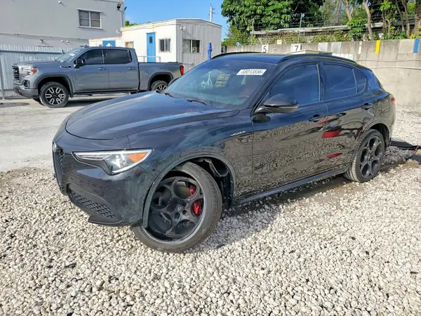 ZASPAKBN6N7D49413 — 2022 Alfa Romeo Stelvio, Передняя часть (Front End), фото до ремонта