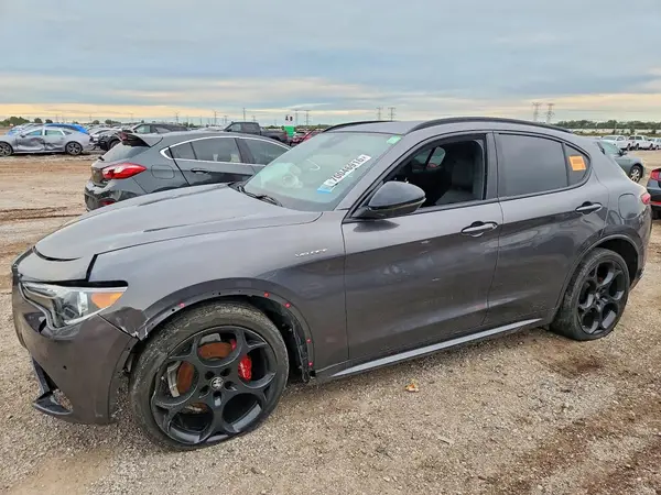 ZASPAKBN4N7D47773 — 2022 Alfa Romeo Stelvio, Передняя часть (Front End), фото до ремонта