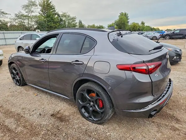 ZASPAKBN4N7D47773 — 2022 Alfa Romeo Stelvio, фото 2 с аукциона Copart 13.10.2026, Передняя часть