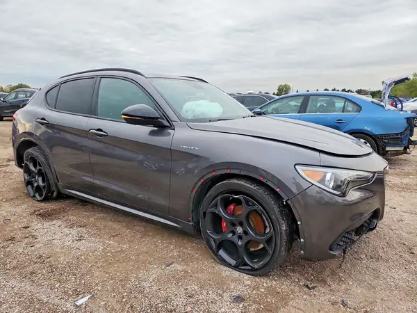 ZASPAKBN4N7D47773 — 2022 Alfa Romeo Stelvio, фото 4 с аукциона Copart 13.10.2026, Передняя часть