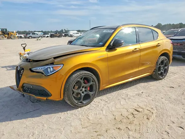 ZASPAKBN4N7D47272 — 2022 Alfa Romeo Stelvio, Передняя часть (Front End), фото до ремонта