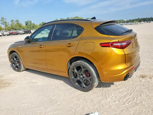 ZASPAKBN4N7D47272 — 2022 Alfa Romeo Stelvio, фото 2 с аукциона Copart, Передняя часть